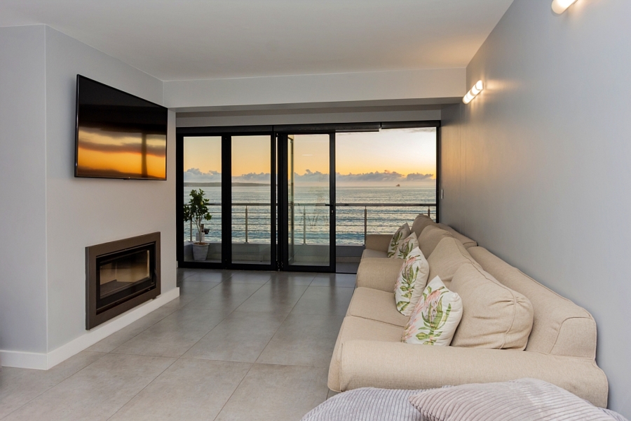 7 Bedroom Property for Sale in Calypso Beach Western Cape